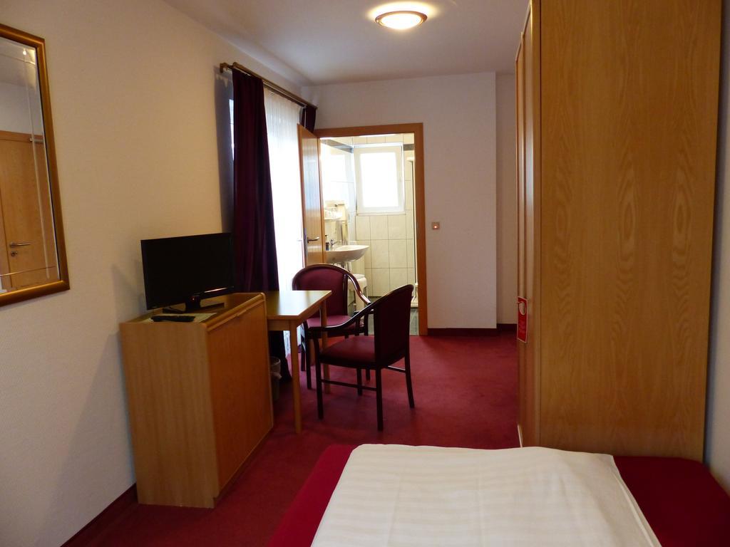 Hotel Aggertal 굼머스바흐 외부 사진