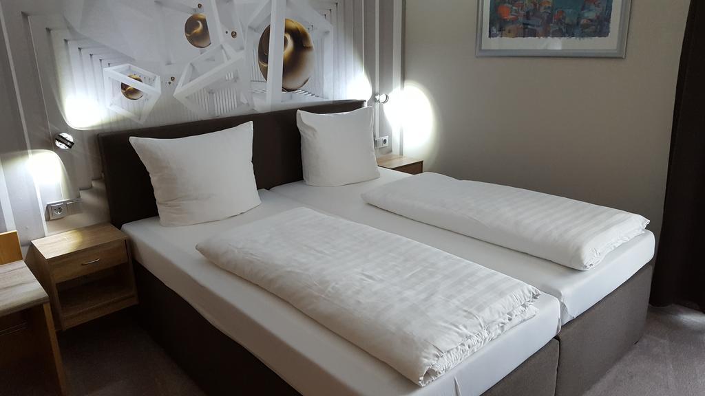 Hotel Aggertal 굼머스바흐 외부 사진