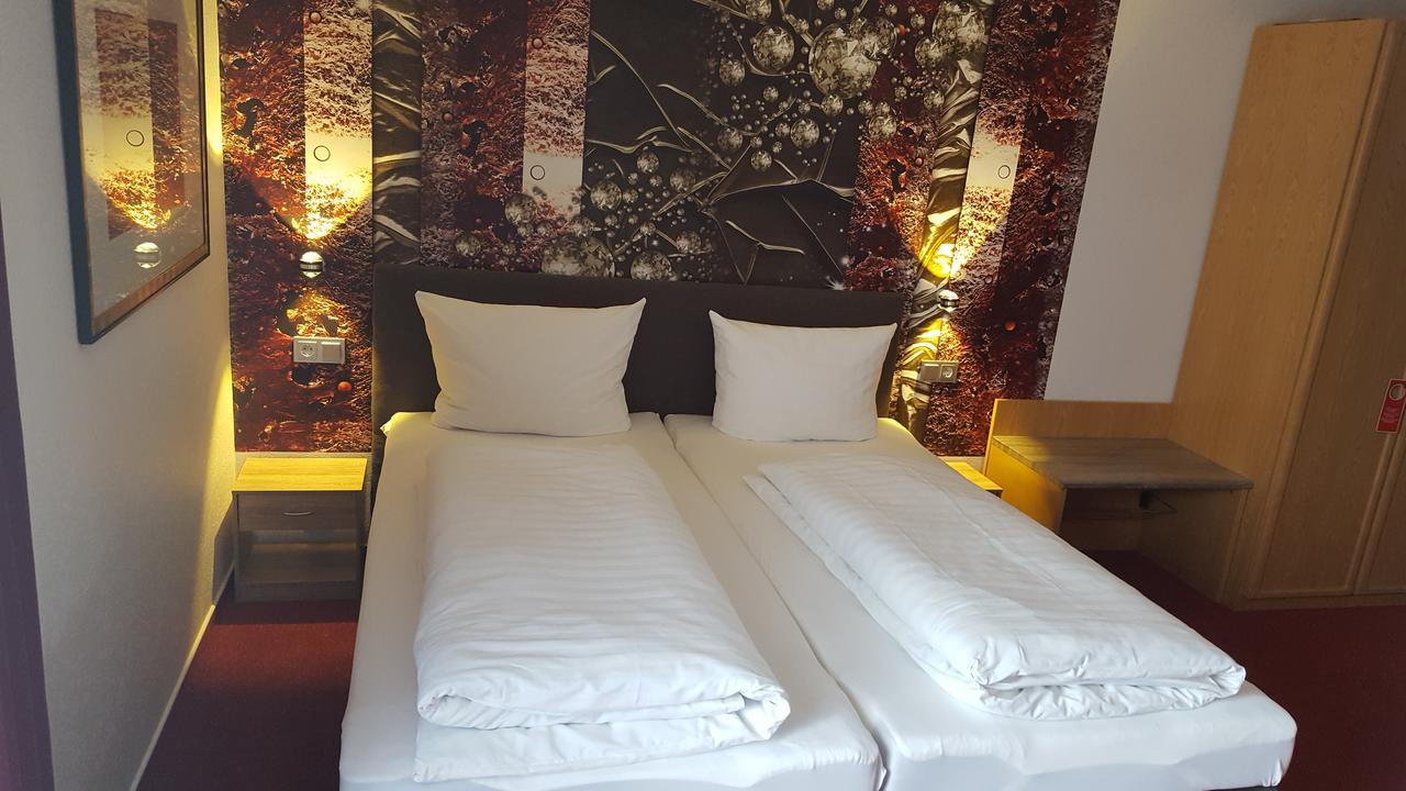 Hotel Aggertal 굼머스바흐 외부 사진